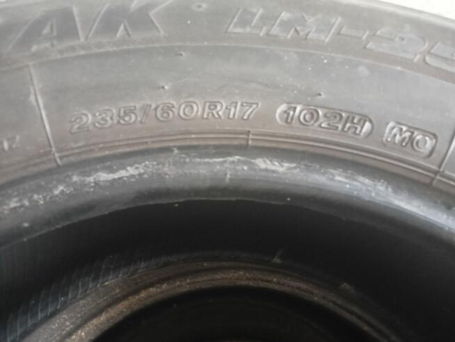Opony zimowe 235 60 17 Bridgestone