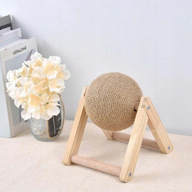 Drapak dla kota kula piłka na stojaku ZABAWKA