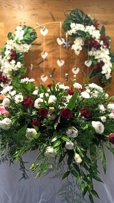 Dekoracje ślubne kościoła i sali