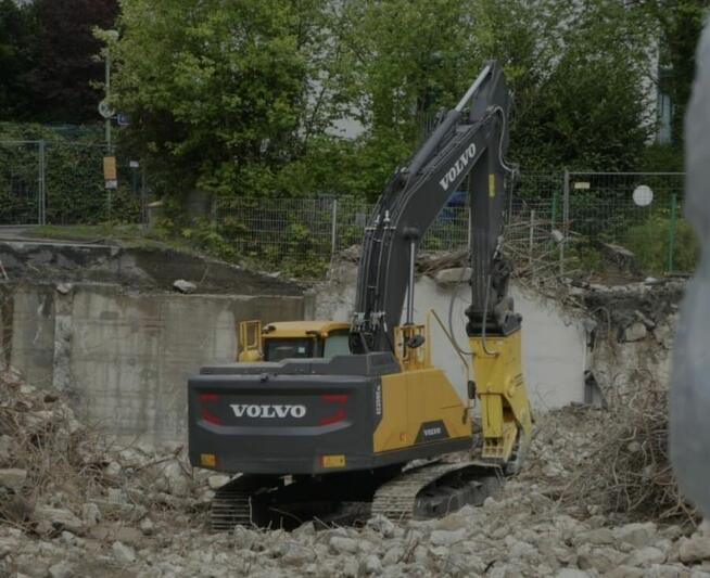 Wyburzenia | rozbiórki budynków | utylizacja odpadów | robot