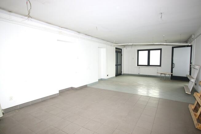 Duży lokal handlowo -usługowy parter Rzeszów