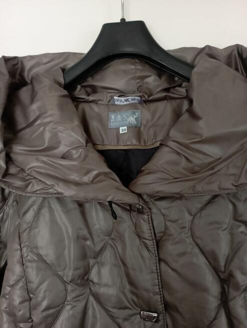 Śliczna kurtka zimowa w kolorze ciemny beż