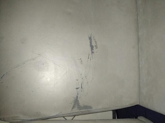 sprzedam 2 używane krzesła po 35 zł każde