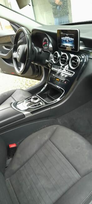 Mercedes-Benz C-180 Ambasady Pakistanu Samochod osobowy