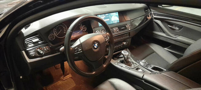 BMW 5201 Ambasady Pakistanu w Warszawie Samochod Osobowy