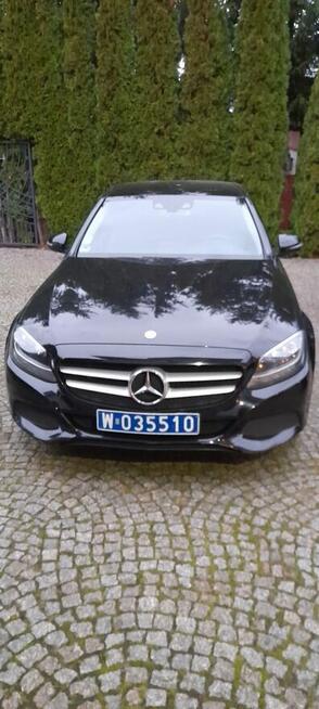 Mercedes-Benz C-180 Ambasady Pakistanu Samochod osobowy