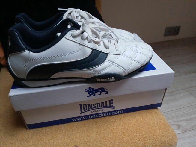 Kurtka wiatrówka na 146 cm