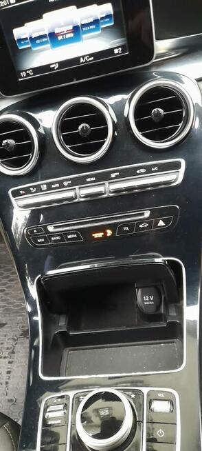 Mercedes-Benz C-180 Ambasady Pakistanu Samochod osobowy