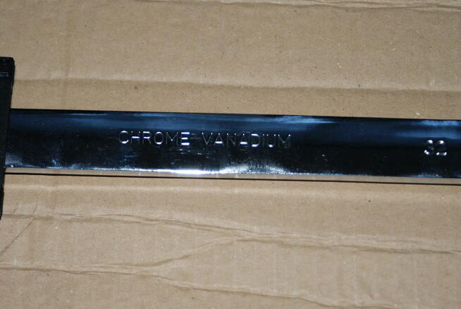 Klucz płasko oczkowy z grzechotką łamany z przegubem NEO 32