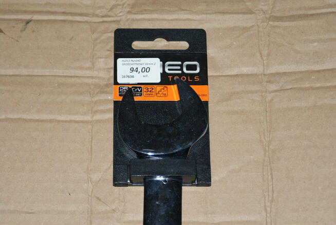 Klucz płasko oczkowy z grzechotką łamany z przegubem NEO 32