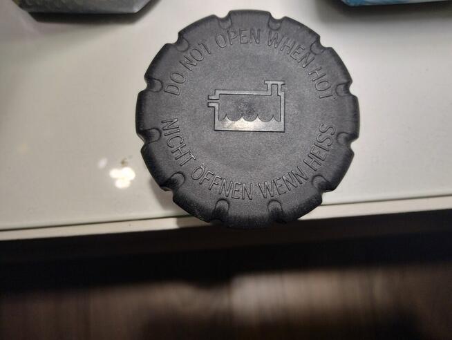 Korek do chłodnicy W221