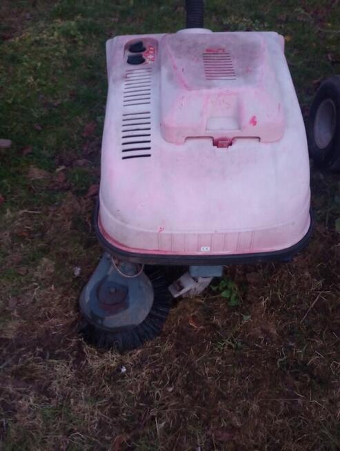 Sprzedam dwie zamiatarki