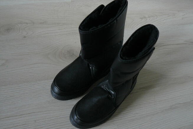 Nieuzywane buty zimowe na rzepy, rozm.41