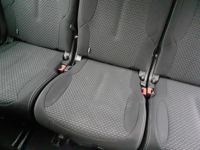 Sprzedam samochód osobowy