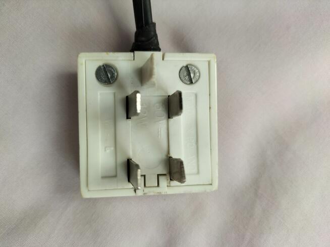 Sprzedam gniazdko do telefonu stacjonarn. z przewodem - NOWE