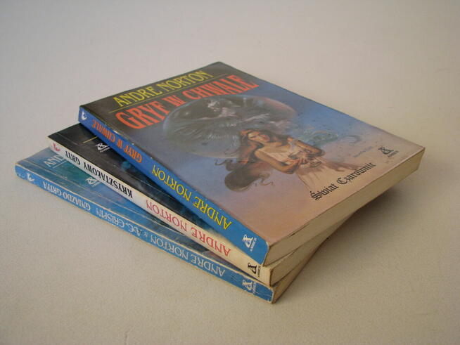 Andre Norton Kryształowy Gryf, Gryf w chwale, Gniazdo Gryfa