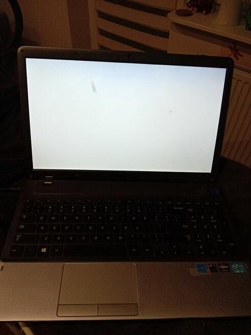 Laptop samsung np350v5c - biały ekran