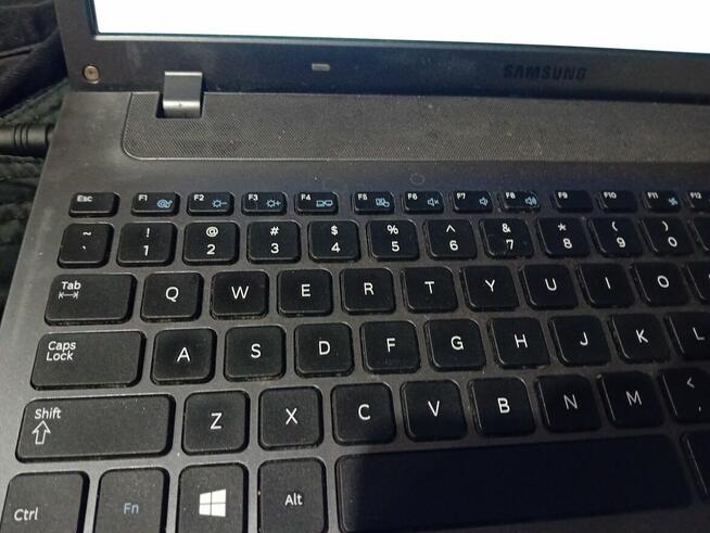 Laptop samsung np350v5c - biały ekran