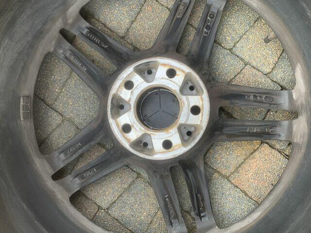 Sprzedam opony zimowe na alufelgach do mercedesa