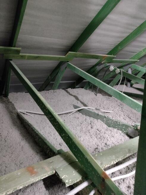 Celuloza, wdmuchiwanie ocieplenia, naprawa izolacji