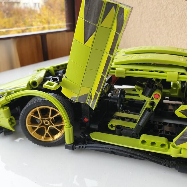 Klocki Lamborghini Sian 1:14 + moduł RC – na prezent