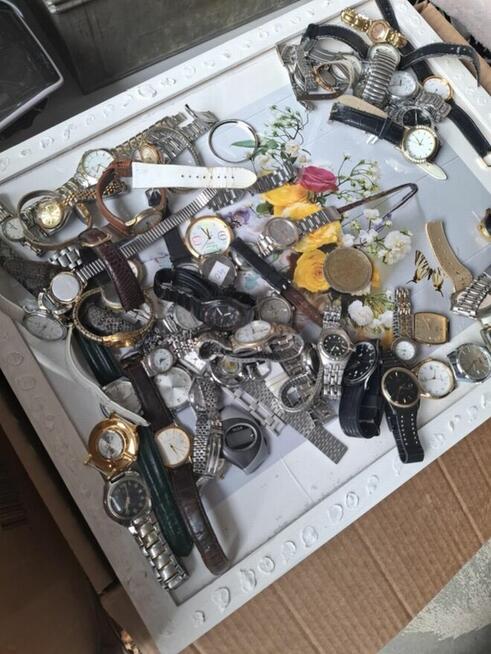 Zegarki różne rodzaje hurt używane