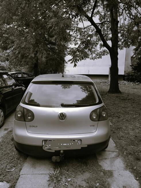 Sprzedam Samochód Volkswagena Golfa 5 1.9 TDI srebrny metalk