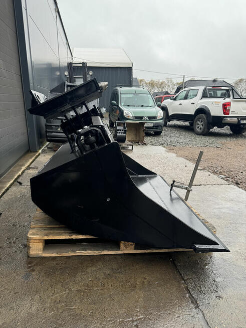 Łyżka skarpowa hydrauliczna 140cm 8,5-11t MECALAC