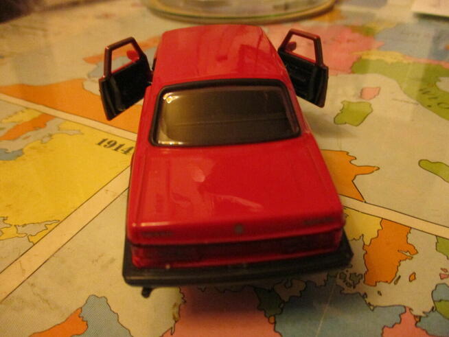 Historyczny szwedzkie Volvo 240 GL.