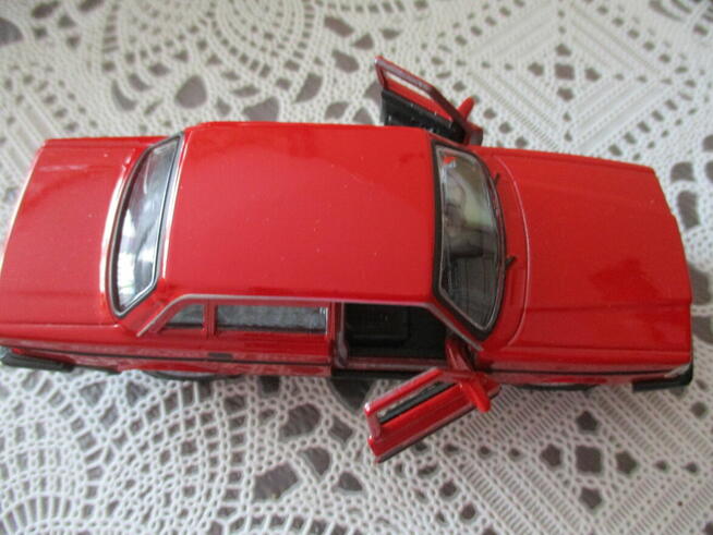 Historyczny szwedzkie Volvo 240 GL.