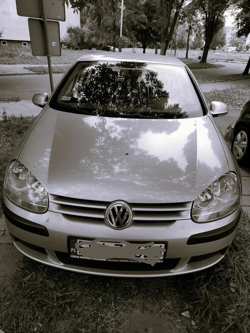 Sprzedam Samochód Volkswagena Golfa 5 1.9 TDI srebrny metalk