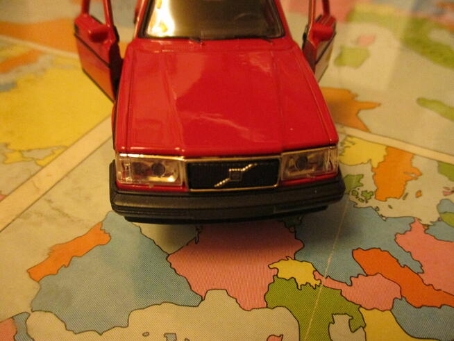 Historyczny szwedzkie Volvo 240 GL.