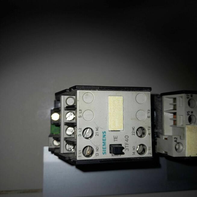 Stycznik Siemens trzyfazowy 3L silnikowy cewka 230V termik