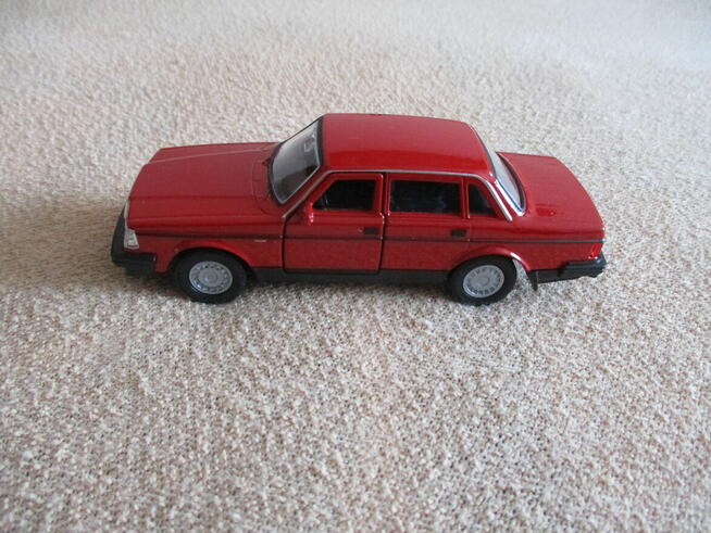 Historyczny szwedzkie Volvo 240 GL.