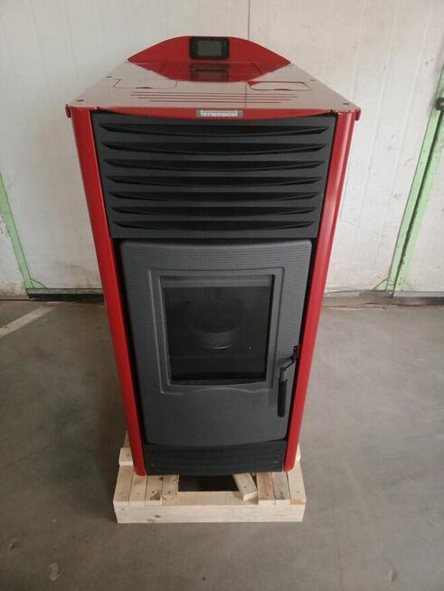 TOBY - H15, kominek na pellet z funkcją c.o. czerwony
