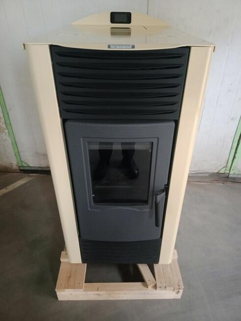 TOBY - H24, kominek na pellet z funkcją c.o. kremowy