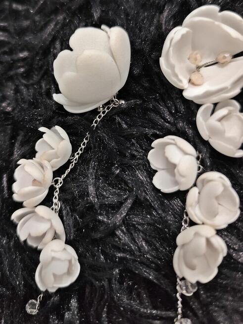 ~ Kolczyki ślubne - srebrne z białymi kwiatami ~