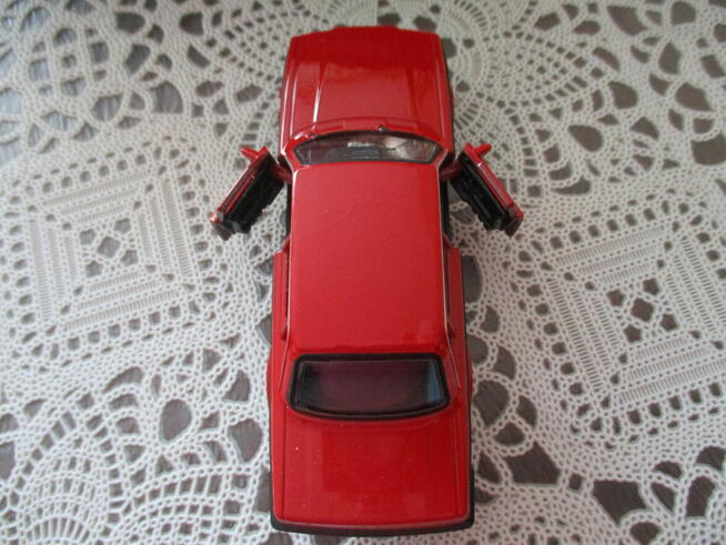 Historyczny szwedzkie Volvo 240 GL.