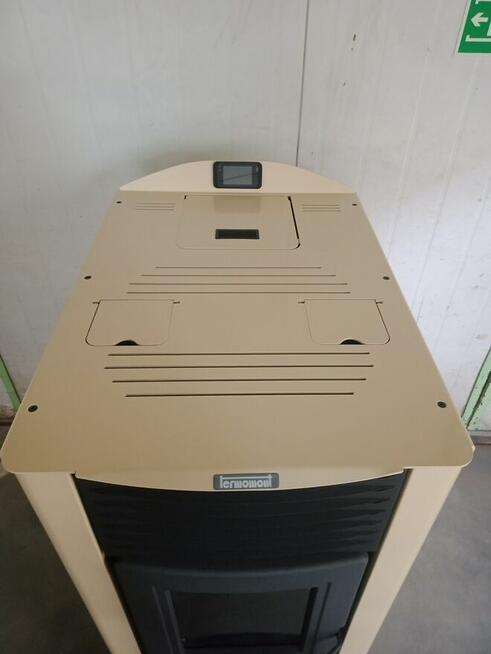 TOBY - H24, kominek na pellet z funkcją c.o. kremowy