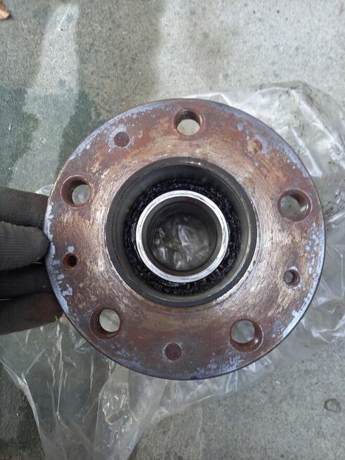 Piasta z łozyskiem kola tylnego ducato R16