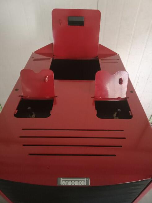 TOBY - H15, kominek na pellet z funkcją c.o. czerwony