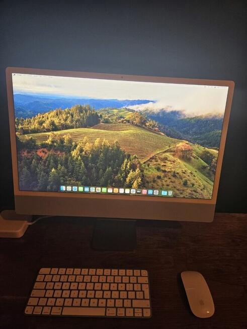 Imac 24 8GB RAM/ 256GB SSD