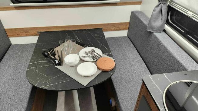 Nowa przyczepa kempingowa Niewiadów N-Cross 4