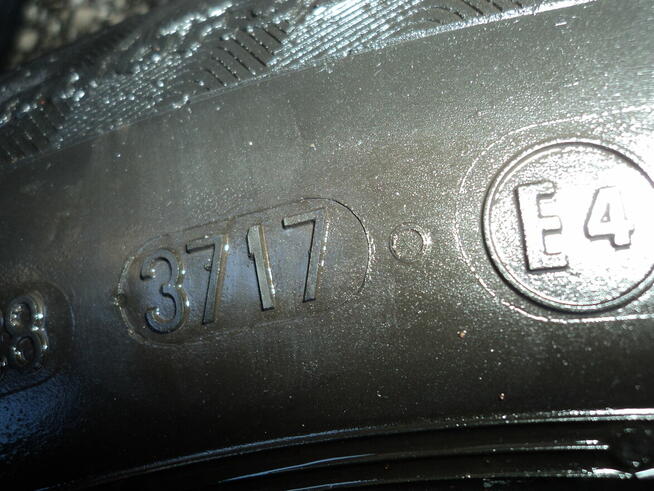 sprzedam ładne opony zimowe razem z felgami stalowymi, 2017r