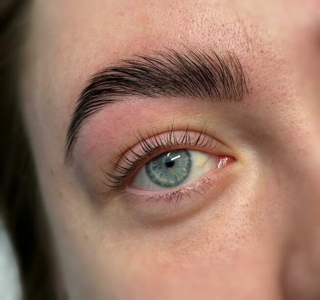 Stylizacja rzęs I brwi