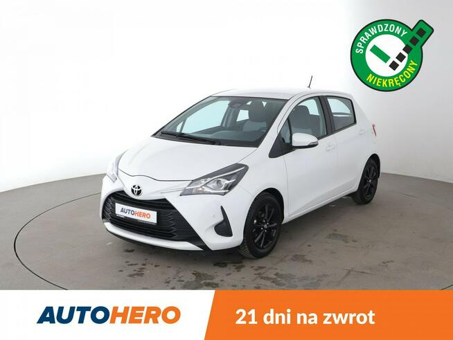 Toyota Yaris Niski przebieg, PDC, Kamera cofania, Navi, bluetooth, pełna książka