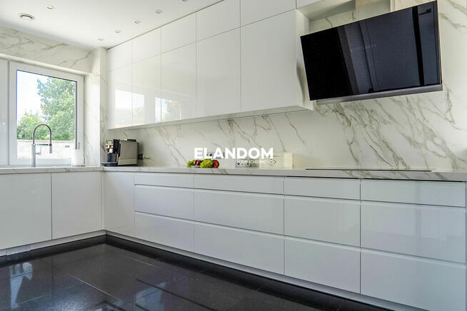 Twój Wymarzony i Nowoczesny Dom w Sercu Natury!