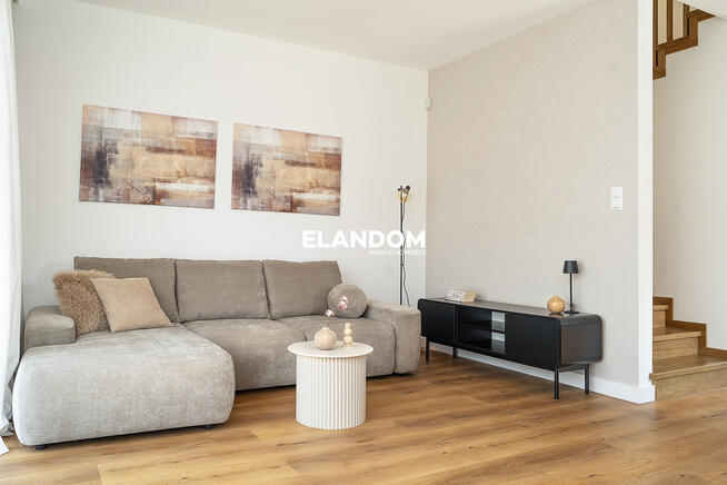 Nowy, gotowy do wprowadzenia z ogródkiem