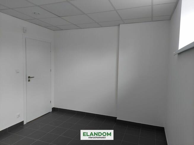 Parter, w centrum Józefowa, parking, us. medyczne