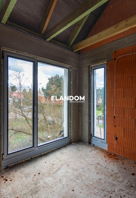 Nowy, nowoczesny dom - Józefów